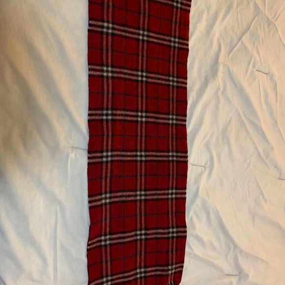 Burberry Lambswool deep red check scarf - Picture 4 of 7